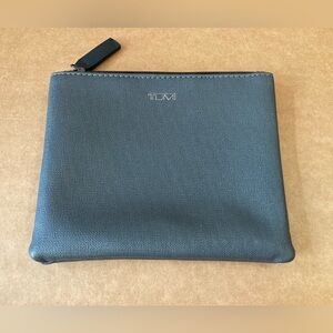Tumi for Delta Gray Nylon Zippered Travel Makeup Toiletry Bag Pouch 7x6
